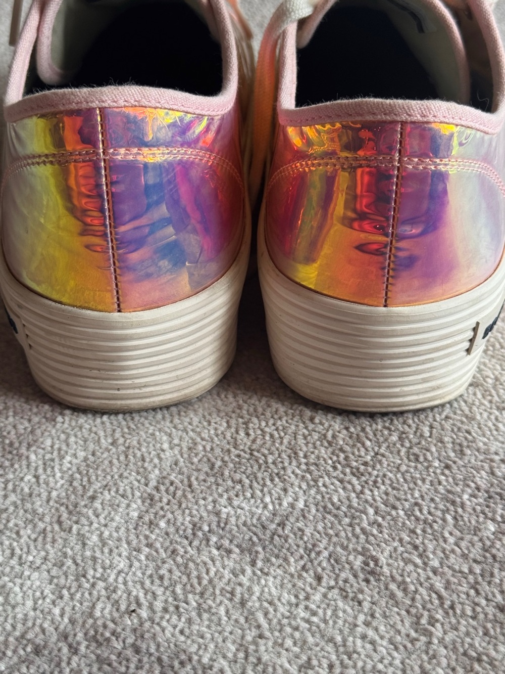 EUC Sea Vees Monterey Platform Women's Pink
Halographic TPU Sneakers US size 7 - Picture 4 of 7